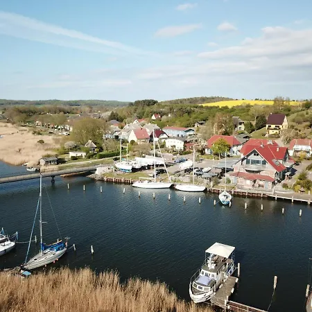 2 Im Haus Am Mit Terrasse Und Wintergarten 公寓